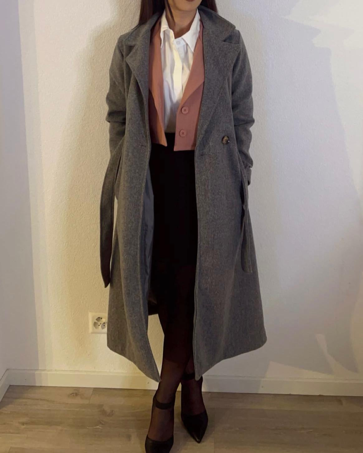 Manteau avec ceinture à nouer